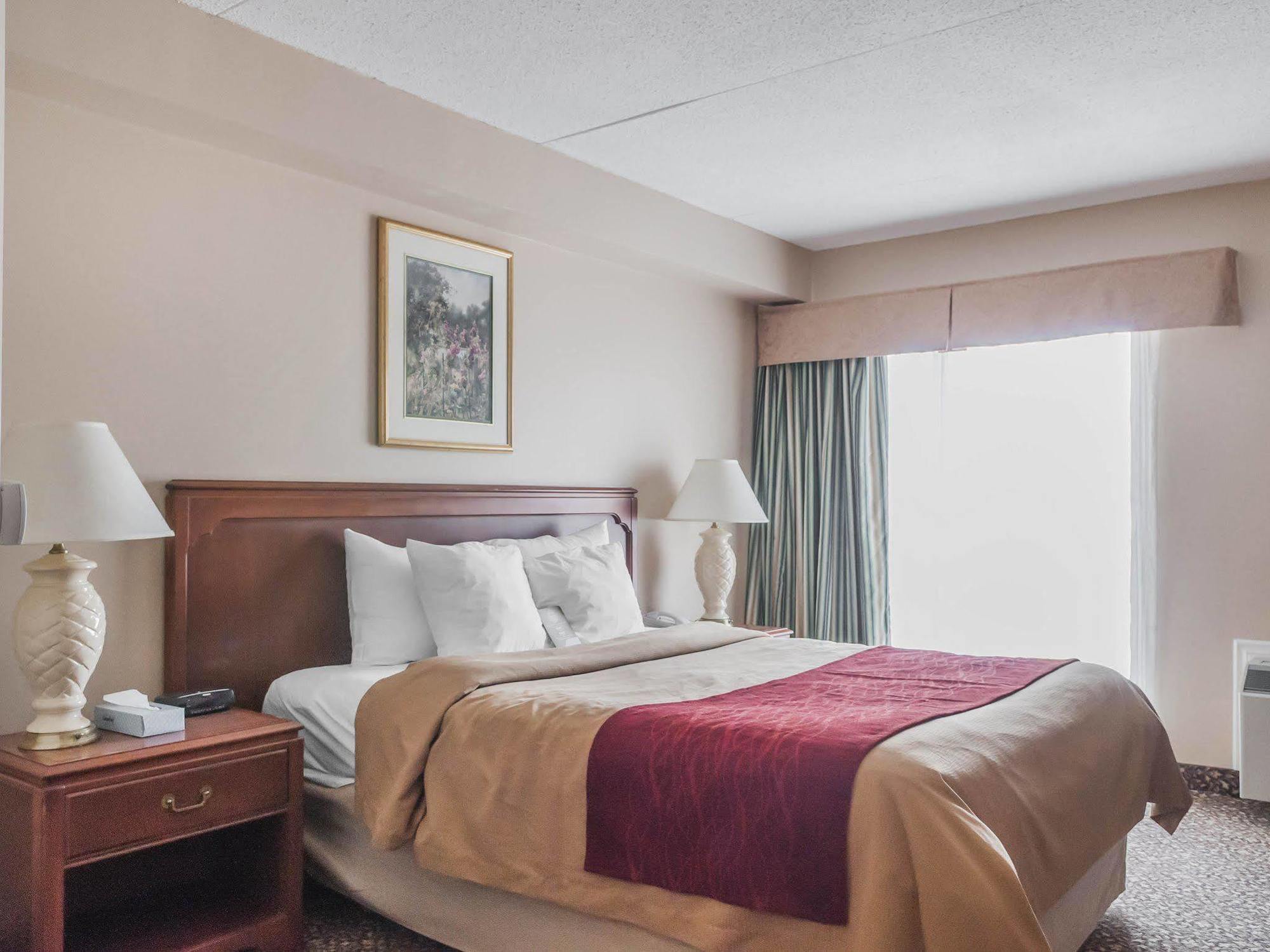 Comfort Inn Meadowvale Mississauga Exterior foto